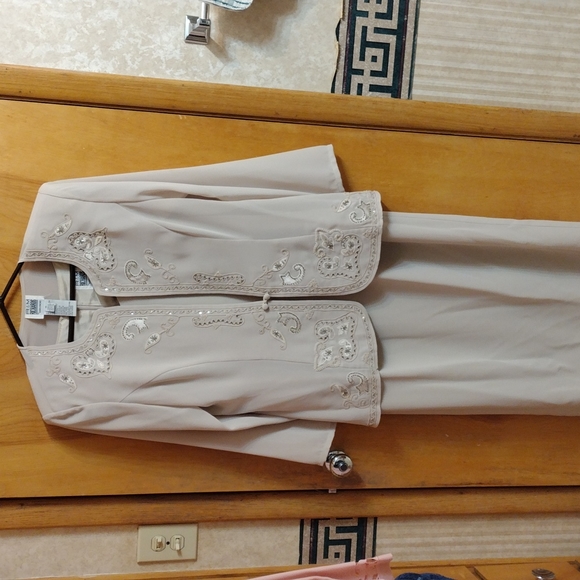 R & M Richards Dresses & Skirts - R&M Richards Mother of the Bride Dress Size 14